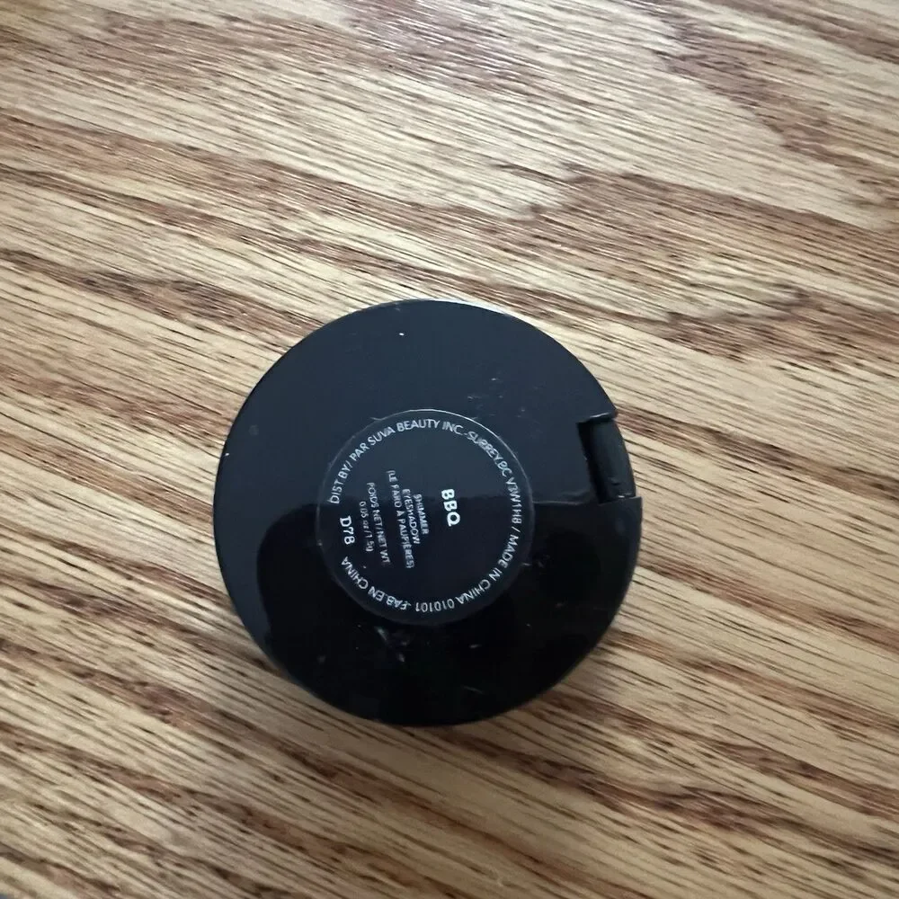 SUVA BEAUTY Eyeshadow in BBQ plum shimmer new in box 1.5g